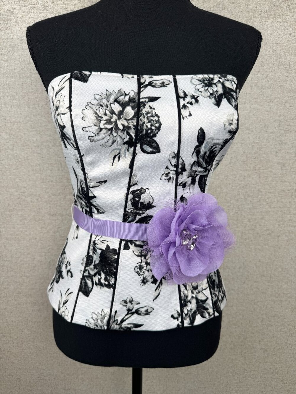 White House Black Market Strapless Floral Corset Top Belt Flower Accent Size 0